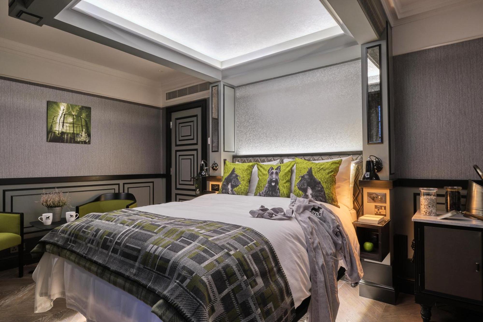 Feature King with Vaulted Bathroom,1279303777:JPEG